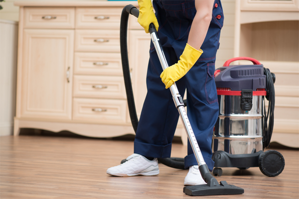 Vacuum-Cleaning-